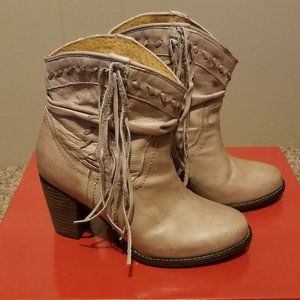 SUPER CUTE Leather Boots